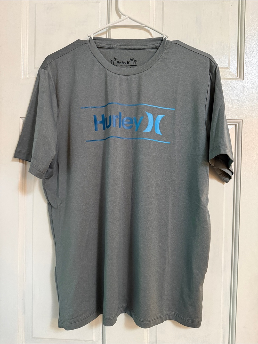 Hurley UPF50+ T-Shirt Size Small